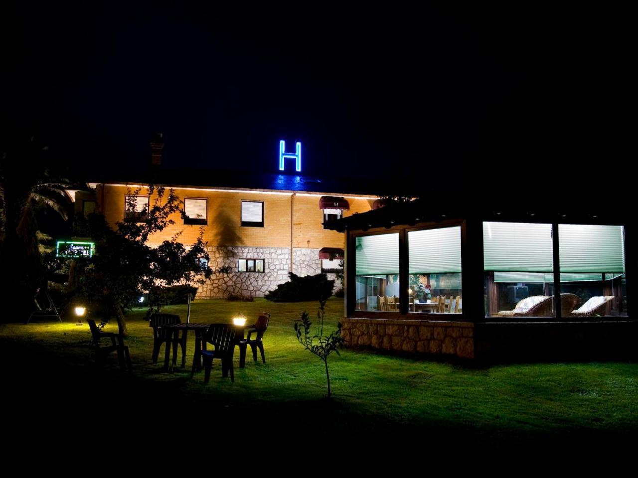 Hosteria Los Sauces Maoño Extérieur photo